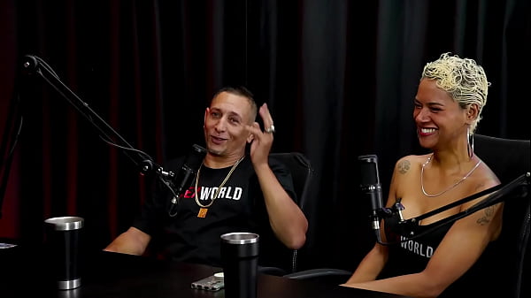 Adora um cabar&eacute;, est&aacute; no primeiro relacionamento aberto, tem tr&ecirc;s mulheres, e foi pedida em casamento - Natt Paradise & Rapos&atilde;o (WATCH ON: SHEER/RED) 