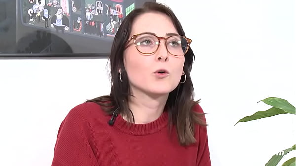 Play MP4 - Lia Plays With Her Favorite Toy