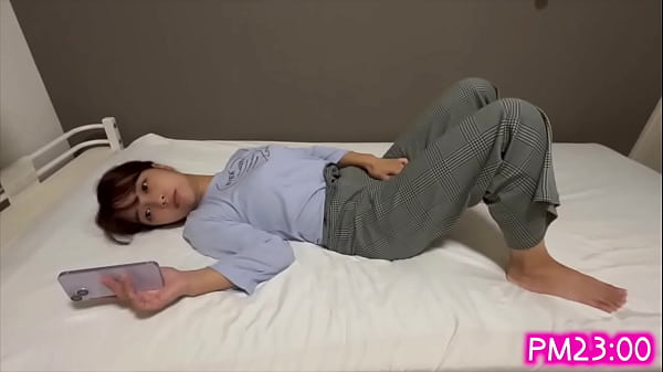 一人暮らし女子大生の夜の生活ルーティン。寝る前に必ずオナニーでイってから寝る女子大生。 thumbnail