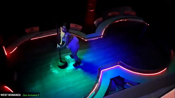 Eating pussy in d j booth #1 i suck her pussy before her dance