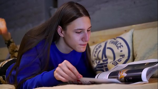 Play MP4 - Dennis Boer Milks His Big Uncut Dick