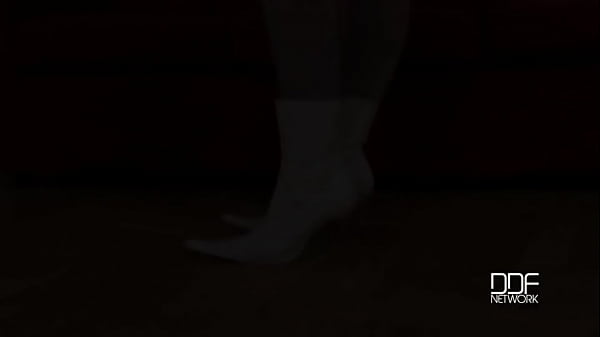 Nonton Amazingly Limber Legs! thumbnail