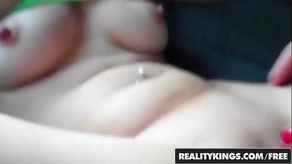 Play MP4 - GF r&period; - &lpar;Kim Carter&comma; Dani Jensen&comma; Jessica&rpar; 4 - Team Of Titties - Reality Kings