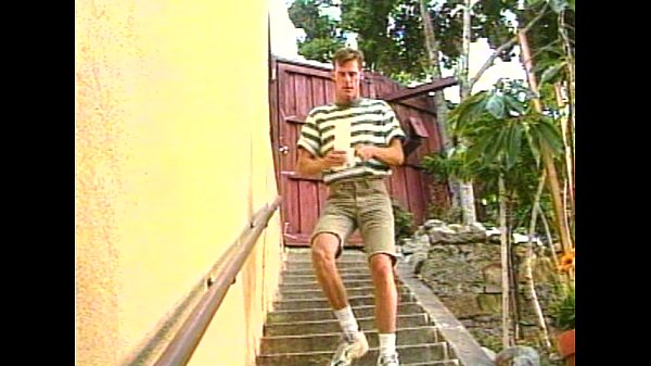 Play MP4 - Pacific Sun - Travlin Wild - scene 1