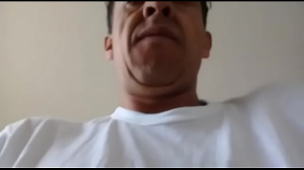 Le Cuerve tir&aacute_ndome a la mam&aacute_ del Andr&eacute_s