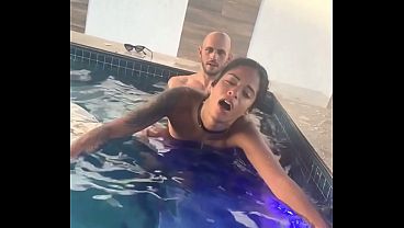 Botei a gostosa para gemer muito 