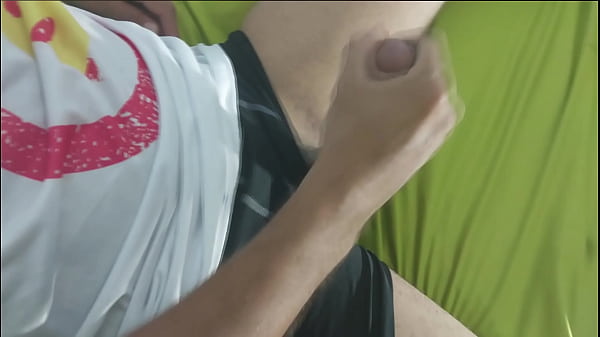 Amiga me filmando batendo punheta na casa do patr&atilde_o dela