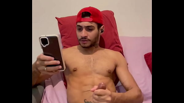 Novinho Malhadinho Tocando Uma Punheta thumbnail