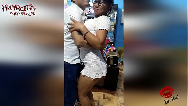 Cogiendo con mi padrino , pero le gusta mas mi culito 