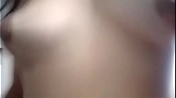 Play MP4 - NOS QUEDAMOS SOLOS EN CASA CON MI HERMANASTRA Y LA PONGO A CABALGAR Y LE CHUPO ESAS TETITAS BIEN RICO