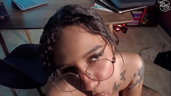 Play MP4 - HORNY SECRETARY ASKS HER BOSS FOR A RISE &lpar;FREE&rpar;