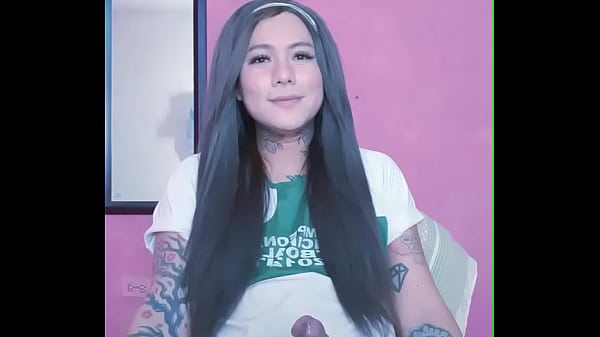 Play MP4 - ladyboy trap stroke her big cock