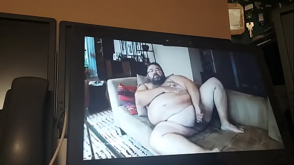 Imi place sa ma masturbez in fata la webcam sa imi beau pisatul si sa imi mananc sperma 