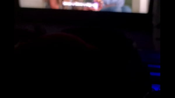 Le gusta que la vean chuparme la verga 