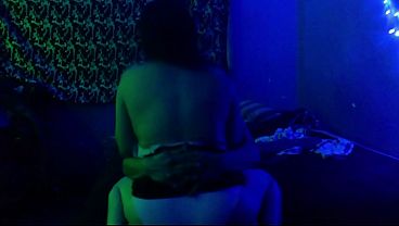 Me equivoqu&eacute; de habitaci&oacute;n y el amigo de mi esposo me cogi&oacute; 