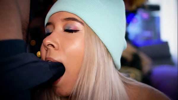 Collegeblonde_sucks a_cock over her boxer shorts