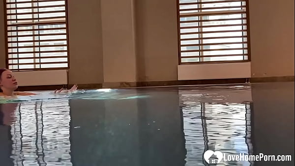 Nonton Purple Haired Hottie Goes Down On Me In Public thumbnail