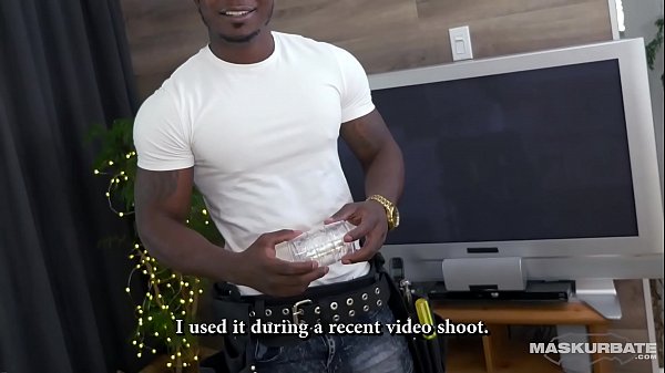 Play MP4 - Straight Muscle Hunk Cable Guy Jerking His Big Black Dick