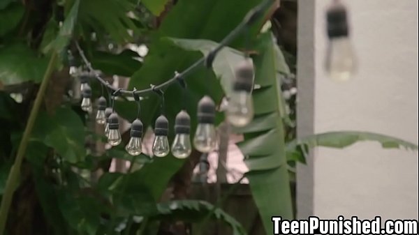 Nonton Jamie Marleigh Banging Hard Penis To Feed Her Clit thumbnail