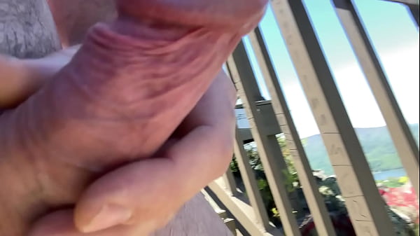 Play MP4 - On top of the world&excl;