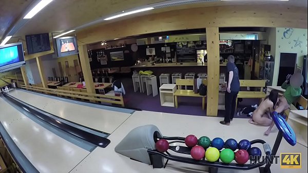 HUNT4K. Dude_sells girlfriend's twat to guy and continues to play