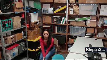 Caught Shoplifter Begs Please Don t Call The Cops On Me