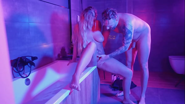 Live Show in the Bathroom from my VIP Sites