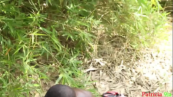 Play MP4 - BBW  Patricia 9ja insists having and outdoor fun with his neighbor in the bush