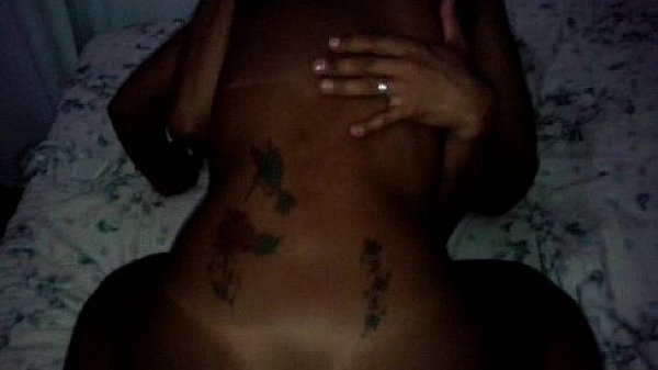 casada sentando no amigo 