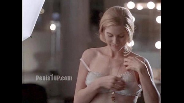 Angelina Jolie_and Elizabeth Mitchell Gia fencescene