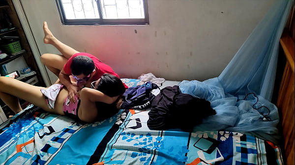 Play MP4 - HIJASTRO SIN VERGUENZA&excl;&excl; LE PIDE A VETERANA QUE TENGAN SEXO Y LA VETERENA LE RESPONDE QUE APENAS PUEDE CON SU CUERPO Y QUE YA NO SE PUEDE MOVER COMO ANTES POR ESTAR VIEJA