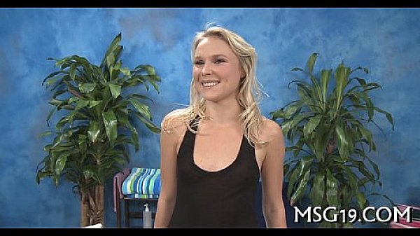 Bubble butt girl craves for schlong 