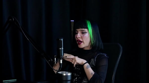 Play MP4 - Desistiu de entrar na SG&comma; vendia nude escondida do namorado&comma; dava aula de f&iacute;sica e seu primeiro programa foi estranho - Carol RHCP &lpar;SHEER&sol;RED&rpar;