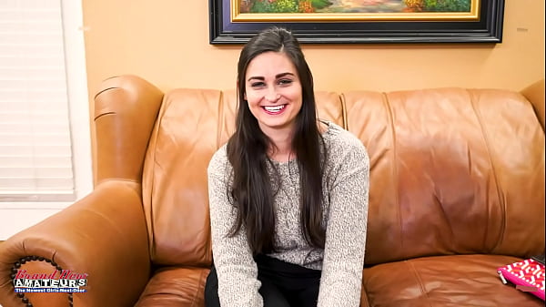 Hot Skinny Brunette Elliot Gives A Blowjob And Gets Her Pussy Fucked! thumbnail