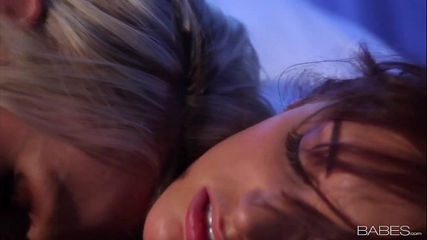 Play MP4 - Babes&period;com - PERFECT BLUE - Lizzy Merova&comma; Veronica Ricci