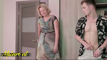 Nonton Stepmother Catches Her Stepson Masturbating In Her Room thumbnail