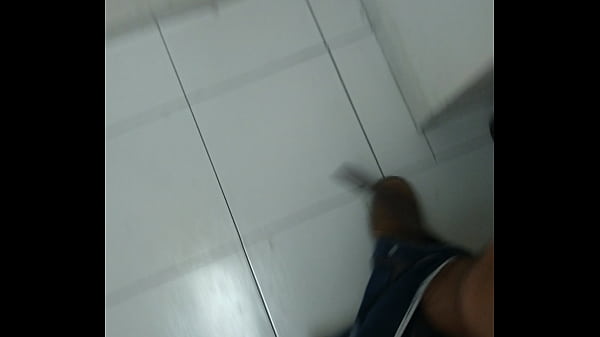 Play MP4 - En el ba&ntilde;o del trabajo hasta venirme