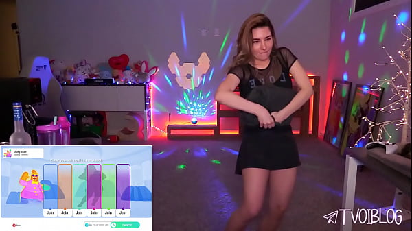 Nonton Inadvertently Showed Her Beautiful Boobs On Twitch thumbnail