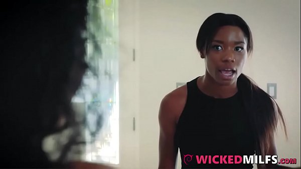 Dirty Ebony Milf Yasmine De_Leon Fucks Her Boyfriend