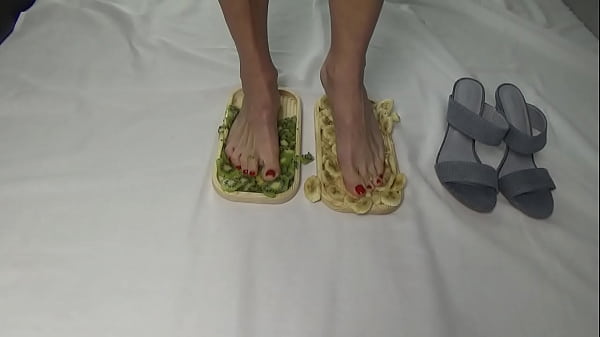 I trample fruits with my feet 