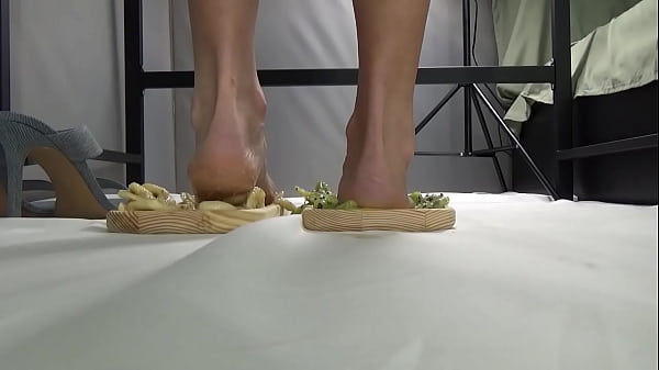 I trample fruits with my feet