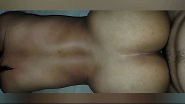 Play MP4 - Cogeme pronto&comma; porque mi hijo va a llegar del colegio&comma; madre soltera dando el culo por ayuda economica&excl;&excl; Cogiendo a una Mam&aacute; soltera