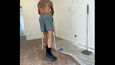 Video 214 - I went to paint on my friend and I used my brush until a lot of white paint gushed out.