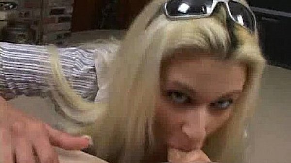 Likes a thick cock to stroke