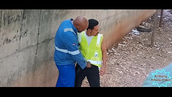 Play MP4 - Macetei o encarregado da obra e gozei na careca dele filme completo no Red