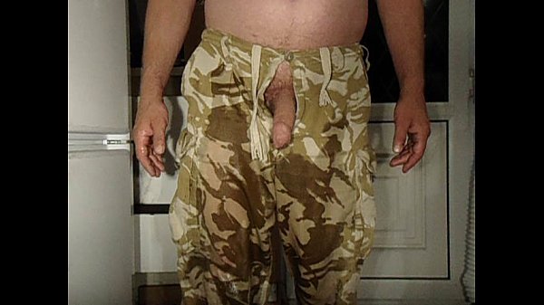 Play MP4 - PISSING MYSELF