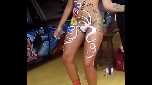 Saveiro com rabudas dan&ccedil;ando