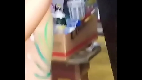 Saveiro com rabudas dan&ccedil;ando