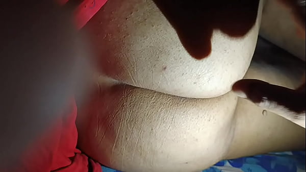 Play MP4 - Husband Secretly showing Asshole of her Desi sleeping Wife