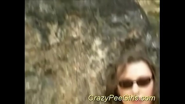 Play MP4 - busty outdoor pissing